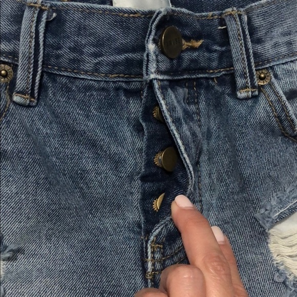 Amuse Society button fly distressed shorts size 25 - Picture 4 of 11